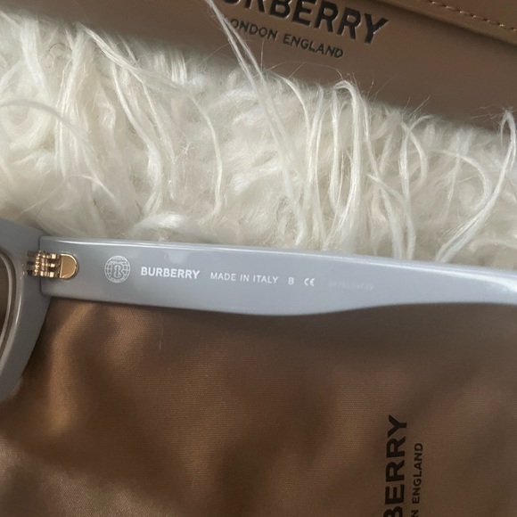 Authentic Grey Burberry Sunglasses - Picture 5 of 6